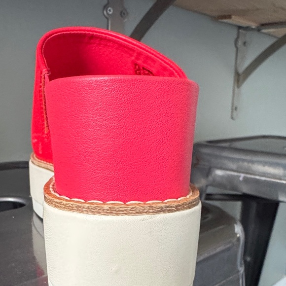 Sorel Red Platform Mules - Picture 7 of 9